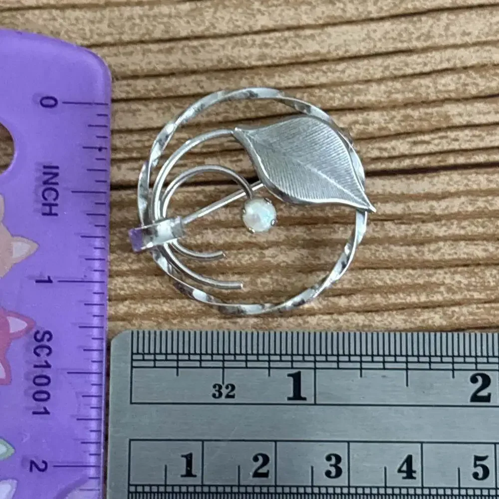 12K GF White Gold Filled Pearl Circle Leaf Brooch Signed KL Dainty Vintage